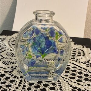 Yankee Candle Blue Floral Glass Oil Jar 4” x 3”.